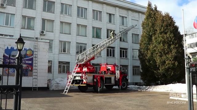 В региональном управлении МЧС прошли пожарно-тактические учения. смотреть онлайн