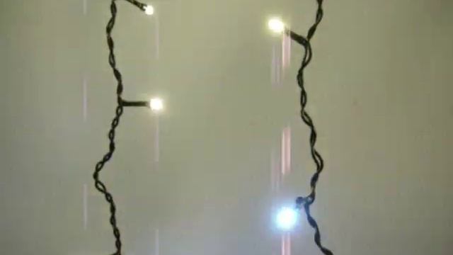 Светодиодная уличная гирлянда 25 метров Бахрома теплые белые огни с мерцанием 30-60 см Черный прово смотреть онлайн