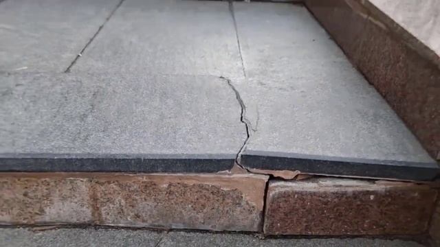 Ступени из подоконника. Вы такое видели? Интересно, но есть сомнения относительно срока службы смотреть онлайн