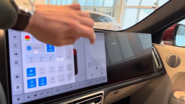 LiXiang L7 MAX в автосалоне LITIO смотреть онлайн