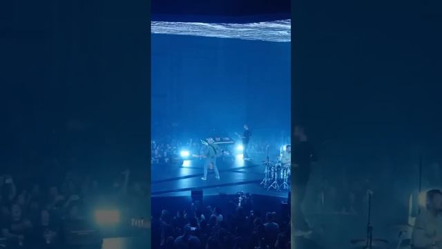 Waiting for the End. смотреть онлайн