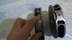 центральная опора ява и чезет и в чем отличие .