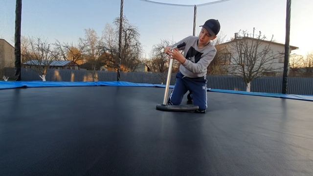 Батутный самокат от фирмы Eretic. смотреть онлайн