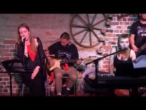 Варвара Власова и Софья Тараканова - Не со мной (гр. ЧайФ)