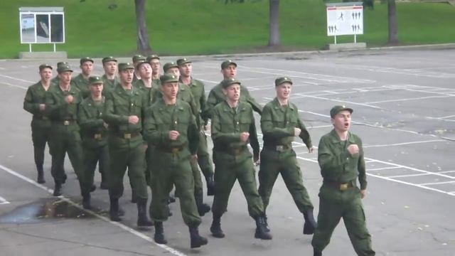 Российская Армия марширует под Barbie Girl