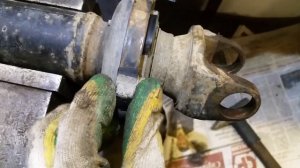 люфт в подвесном подшипнике nissan np300