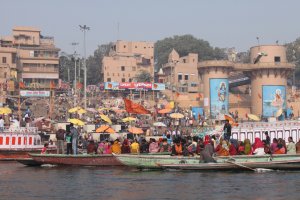 Варанаси - город живых. Varanasi is the city of the living. वाराणसी के रहने का शहर है.