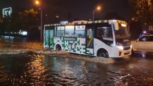 Сильный ливень обрушился на Благовещенск в ночь на среду