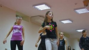 Современные танцы (12-15 лет). Хореограф - Саша Ванакова