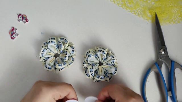 Новая лента! пышные бантики камелии . проще не придумаешь, а так красиво! ПРО-БАНТИКИ.