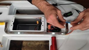 Как правильно обрезать кабель GPS антенны и понизить напряжение для эхолота.