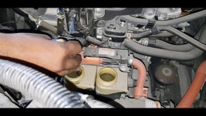 HONDA VEZEL 2013-2020 ACTUATOR FLUID REPLACEMENT in Pakistan