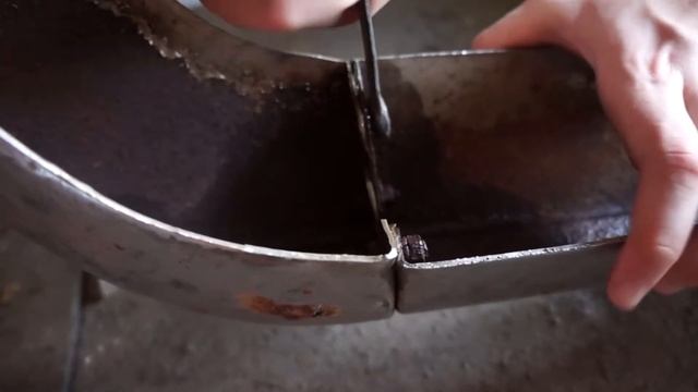 Бампер под замену (часть 1). Разборка старого бампера ГАЗ 24 в гараже смотреть онлайн