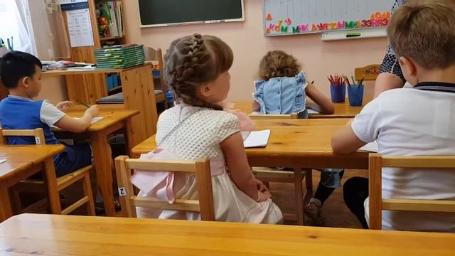 Занятия по грамоте в ДС Антошка, старшая группа. 5 апреля 2018 г. смотреть онлайн