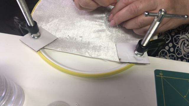 Сумочка с вышивкой бисером. Подарок дочери под ёлочку. Сшить сумочку своими руками. смотреть онлайн