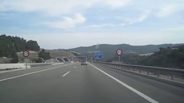 Испания, где-то под Барселоной, часть 3 смотреть онлайн