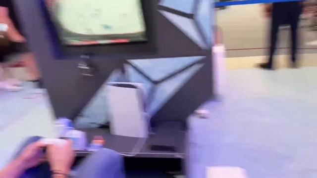 Бустер играет в NHL с Овечкиным смотреть онлайн