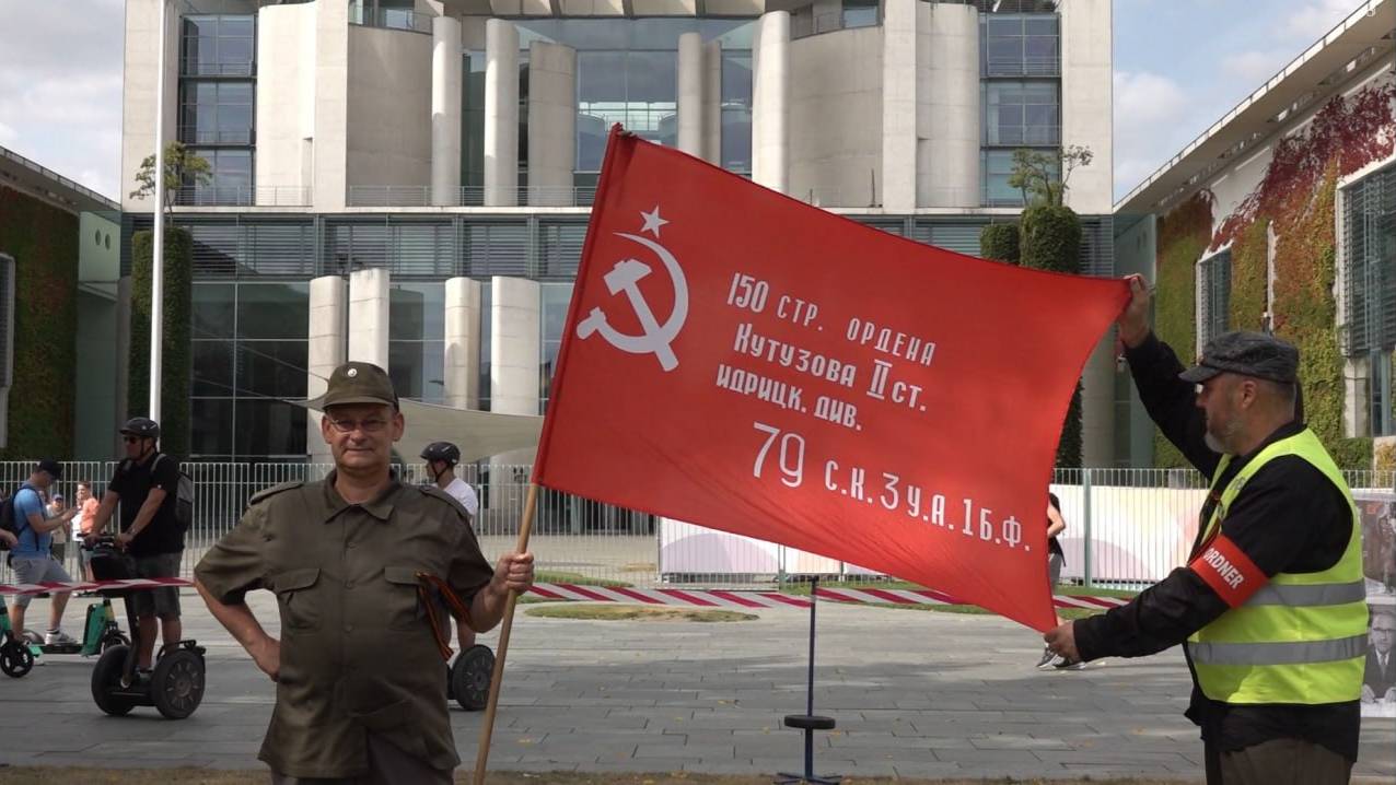 Keine_Entnazifizierung_von_Deutschland_=_Kein_Welt_Frieden!_Berlin