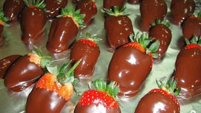 Клубника в черном шоколаде