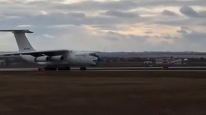 Самолет-легенда ИЛ-76 "Кандагар" на перроне аэропорта "Гагарин"