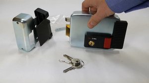 Cisa 11931.60.4 замок электромеханический накладной, производство Италия.