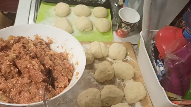 Беляши из супер теста из далекого далека от бабы Гали смотреть онлайн