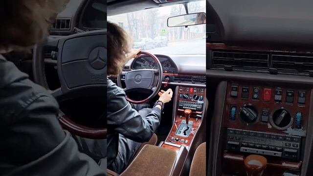 Интерьер капсулы времени Mercedes W126 с пробегом 51 км