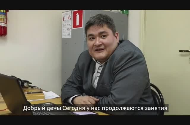 Юные шахматисты Антрацита повышают свой уровень шахматной игры с тренером из Калмыкии