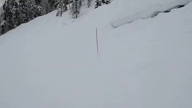 Большой спуск Юли, Славы(красная, черная трассы).MOV смотреть онлайн