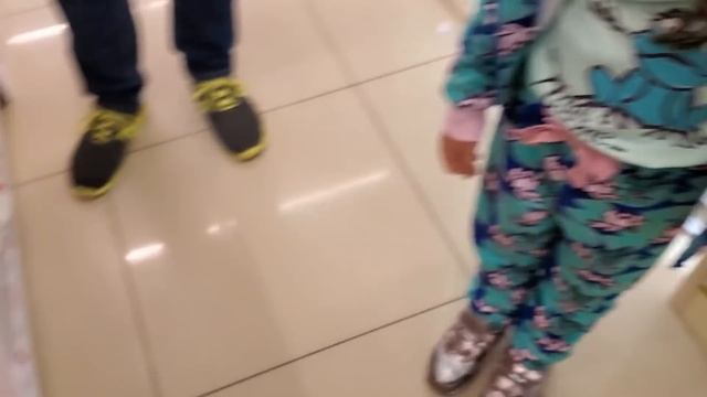 ВЛОГ: BACK TO SCHOOL В Магазине Суета Все Закупаются к ШКОЛЕ. УЖАС не знаю размер ДОЧКИ. смотреть онлайн