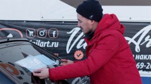 Как наклеить наклейку на заднее стекло автомобиля зимой?! Виниларт.