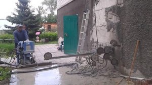 Канатная резка бетона для устройства проёма