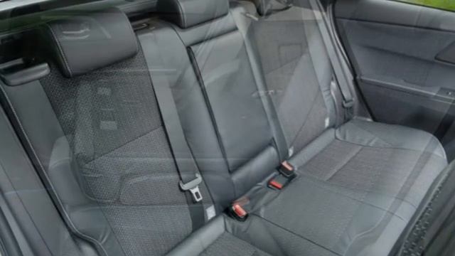 Toyota Auris Touring Sports 2015 Car Review смотреть онлайн