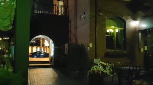 Его невозможно уговорить остаться- но можно дождаться вновь.