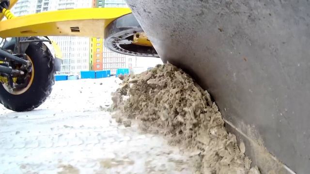 грейдер  LuiGong работа в городе