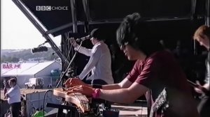 Queens of the Stone Age ft Dave Grohl - Song for the Dead & Gonna Leave You (Glastonbury 2002) HD