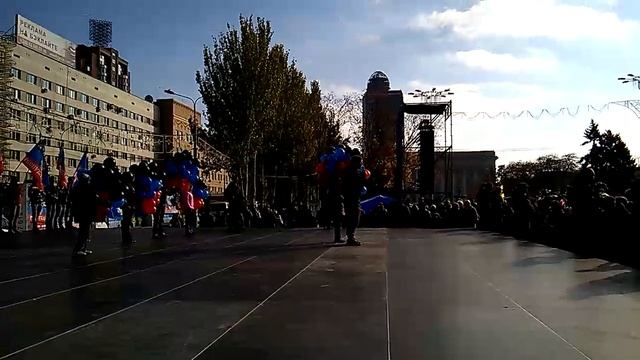 Торжественное закрытие праздника "ДЕНЬ ФЛАГА ДНР" смотреть онлайн