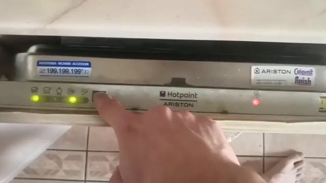 Посудомоечная машина Ariston неисправна плата управления. Не реагирует на нажатия клавиш. смотреть онлайн