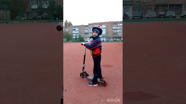 Социальный ролик: как кататься на самокате