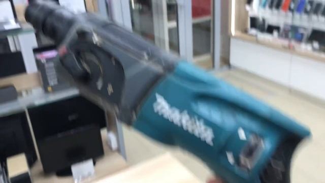 Перфоратор Makita HR2470