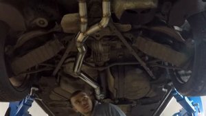 крутой выхлоп на  ауди Q8 два режиа громкости, дикий попкорн от  Weld_factory