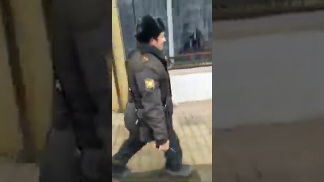 Ряженый мент