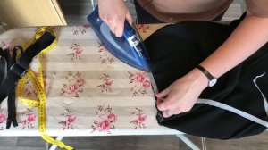 УВЕЛИЧИТЬ ЮБКУ НА РАЗМЕР. Любителям "МНЕ ТОЛЬКО ДВА ШВА ПРОСТРОЧИТЬ" посвящается. Переделка юбки.