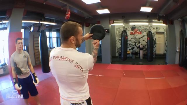 Как правильно бить в боксе — школа бокса начинается с боксерской дорожки смотреть онлайн