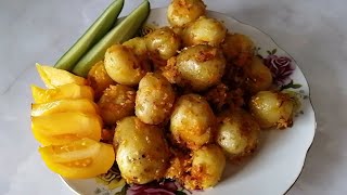 Обжаренный молодой картофель с морковью. Я больше не выбрасываю мелкий картофель.