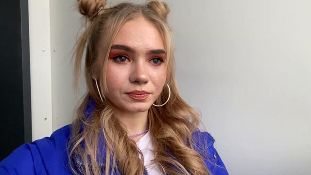 34. Жизнь тренеров // танцы в баре / съемка в стиле 90х // смотреть онлайн