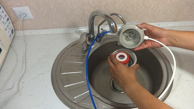 Замена картриджа фильтра для воды