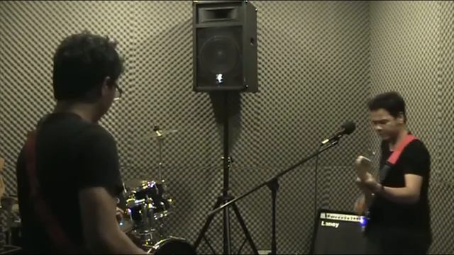 Sunshine Boulevard - She Hates Me (Cover) смотреть онлайн