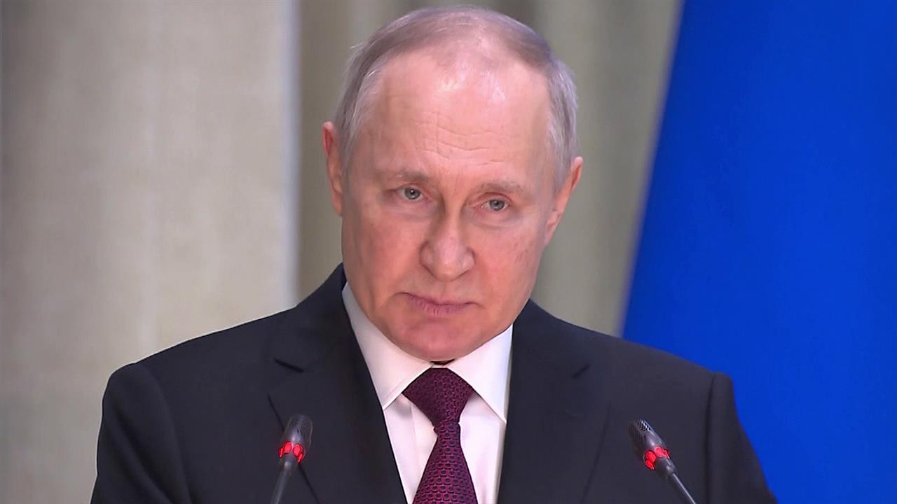 Владимир Путин призвал активизировать работу по защите прав участников СВО и членов их семей.
