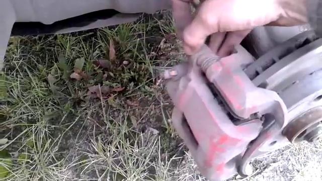 Замена передних тормозных колодок смотреть онлайн